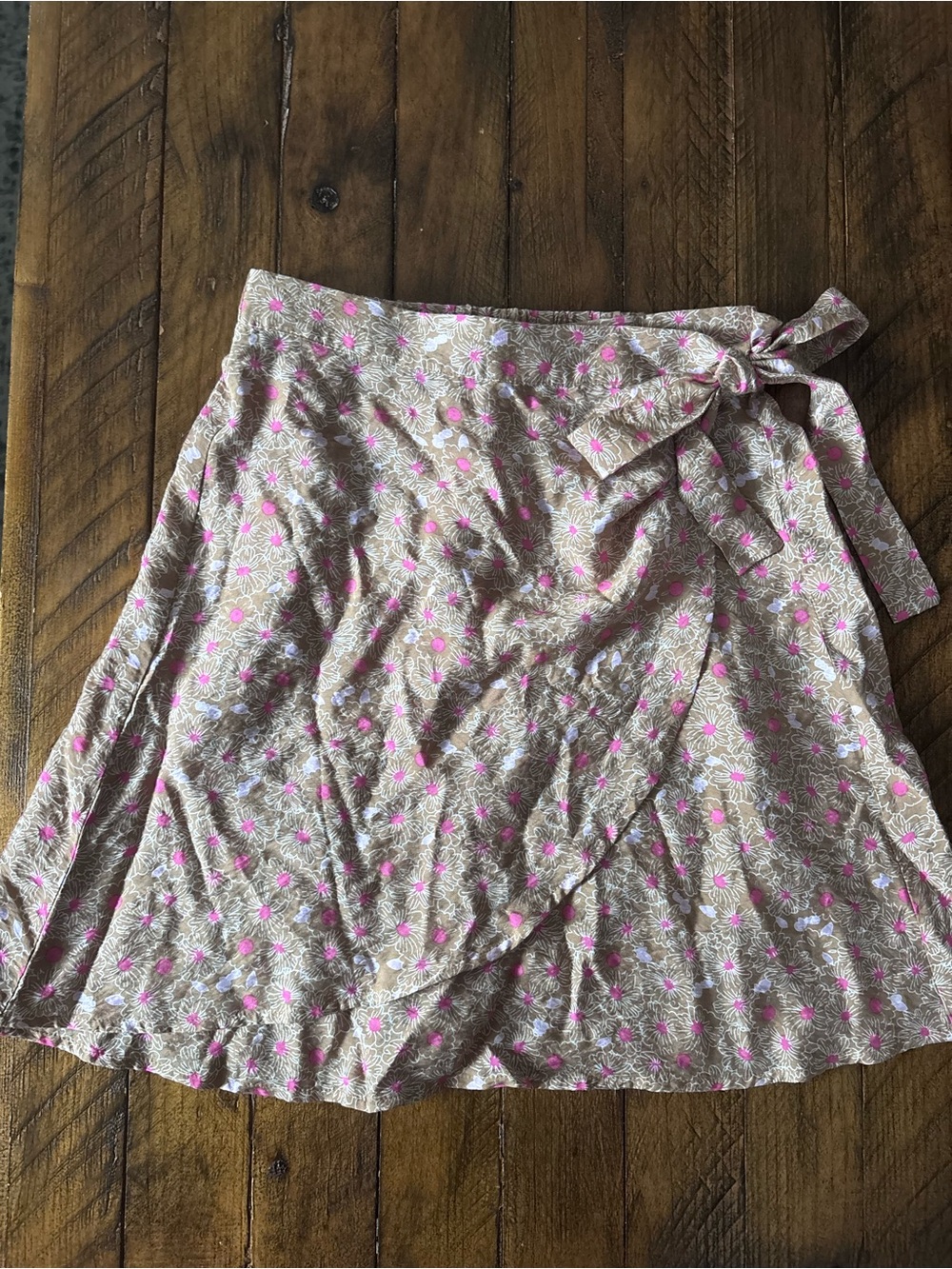 Vero Moda wrap skirt. Size XS. NWT.